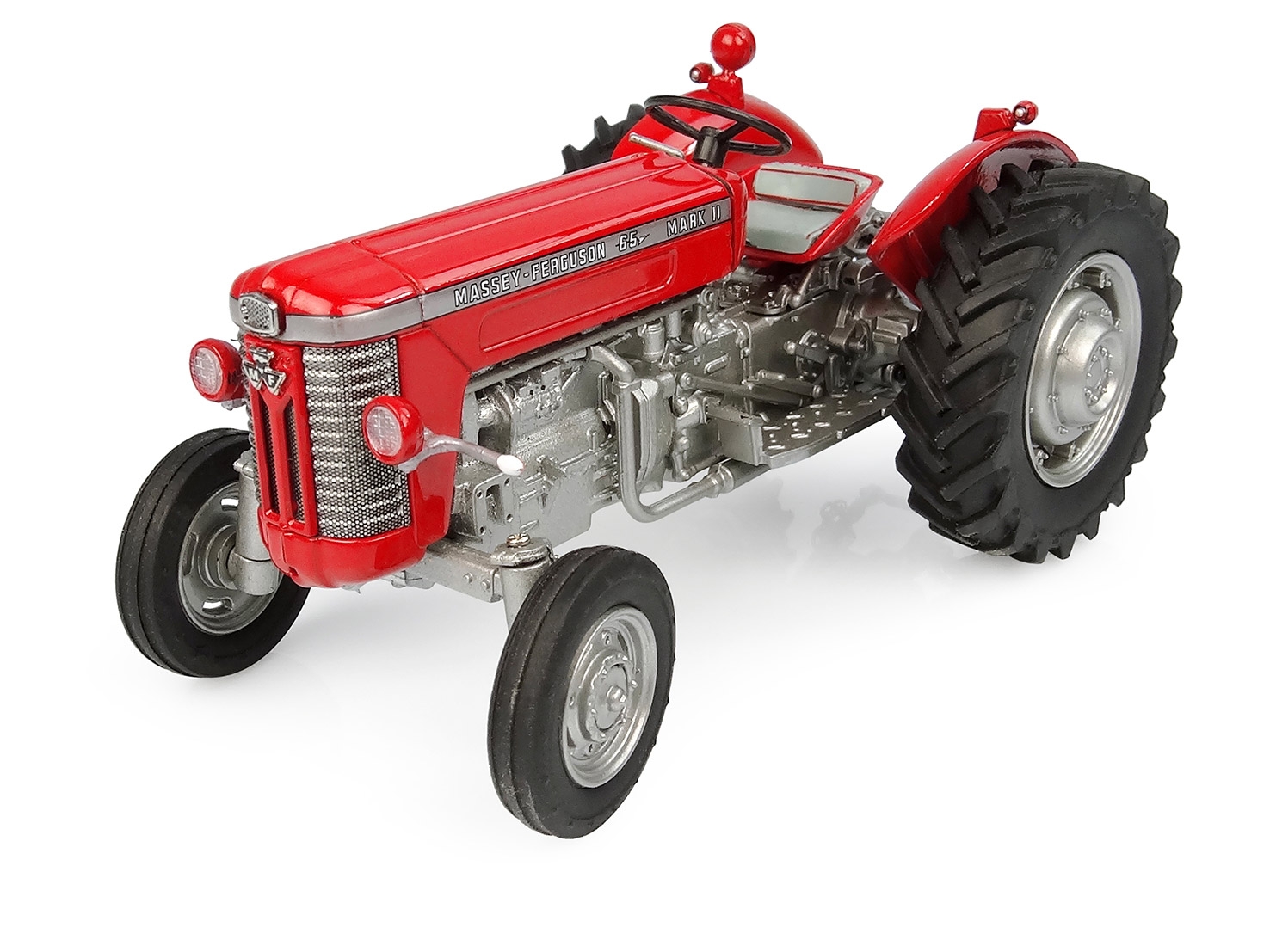 Tracteur agricole miniature à l'échelle 1/32